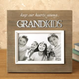 Wood frame with raised metal words - 6 x 4 - GRANDKIDS