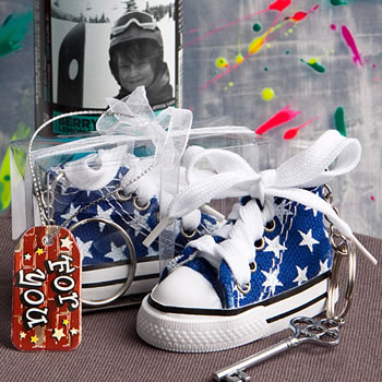 Oh-so-cute blue star print baby sneaker key chain